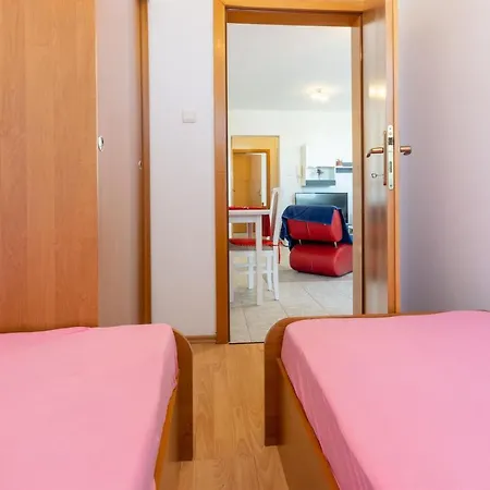 Besima Lägenhet Malinska