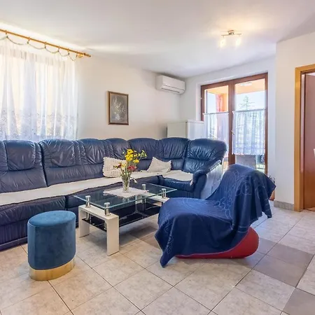 Besima Apartment *