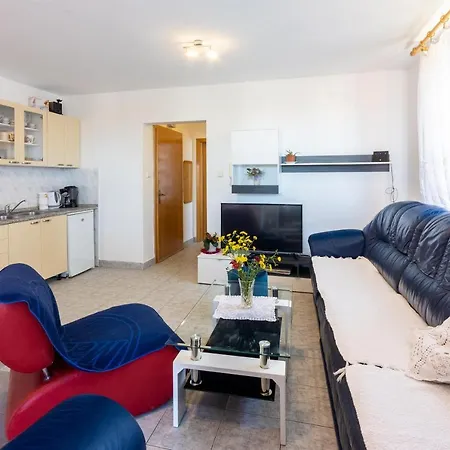 Besima Apartment *